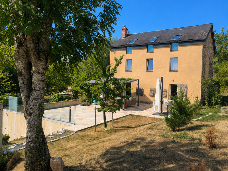 French property for sale in Arronnes, Allier - €345,000 - photo 1