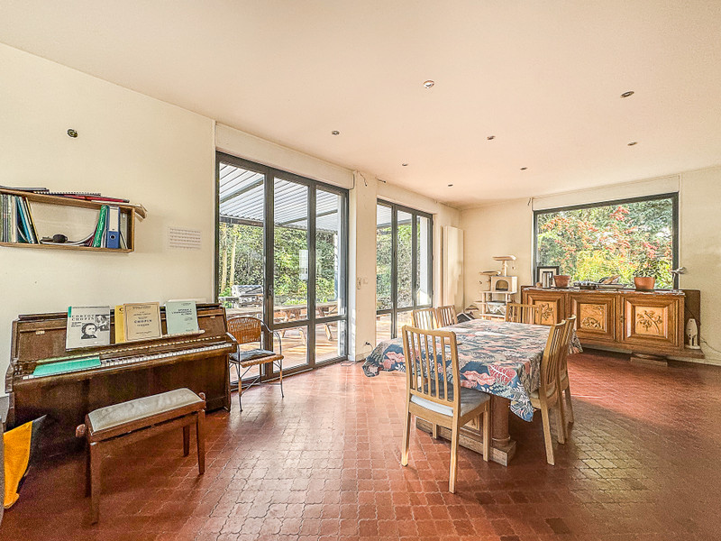 French property for sale in Suresnes, Hauts-de-Seine - €2,300,000 - photo 1