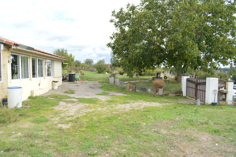 French property for sale in Laperche, Lot-et-Garonne - €211,900 - photo 4