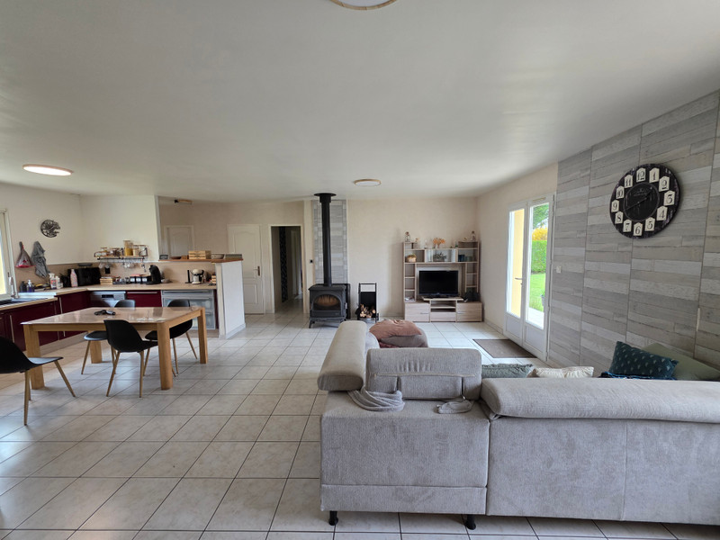 French property for sale in Cellettes, Charente - €172,000 - photo 3