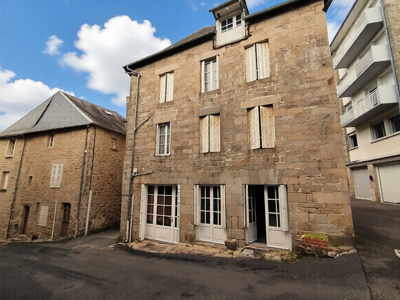 French property for sale in Treignac, Corrèze - €162,000 - photo 0