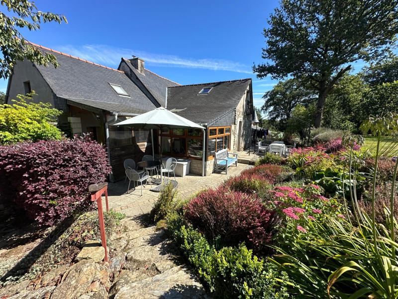 French property for sale in Helléan, Morbihan - €316,500 - photo 8