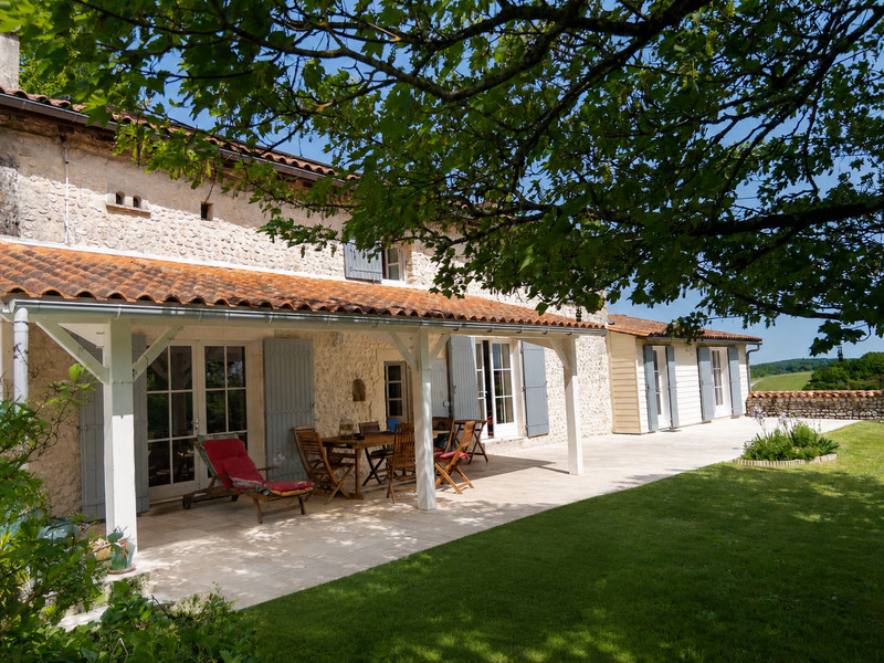 French property for sale in Sainte-Souline, Charente - €347,000 - photo 0