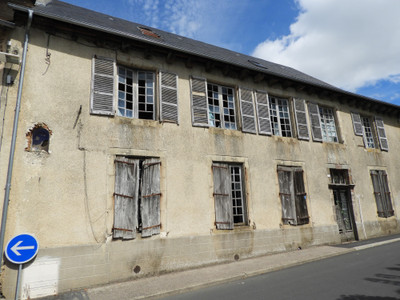 Maison à vendre à Lubersac, Corrèze, Limousin, avec Leggett Immobilier