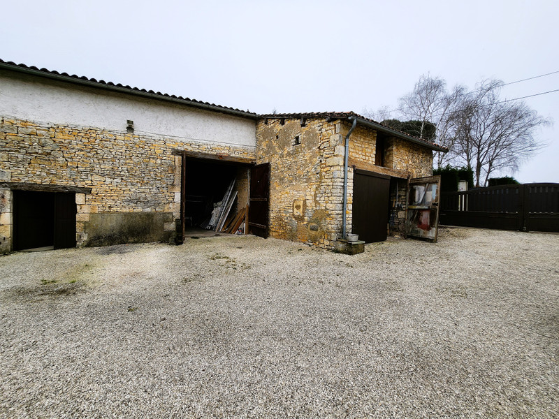 French property for sale in La Tâche, Charente - €314,000 - photo 10