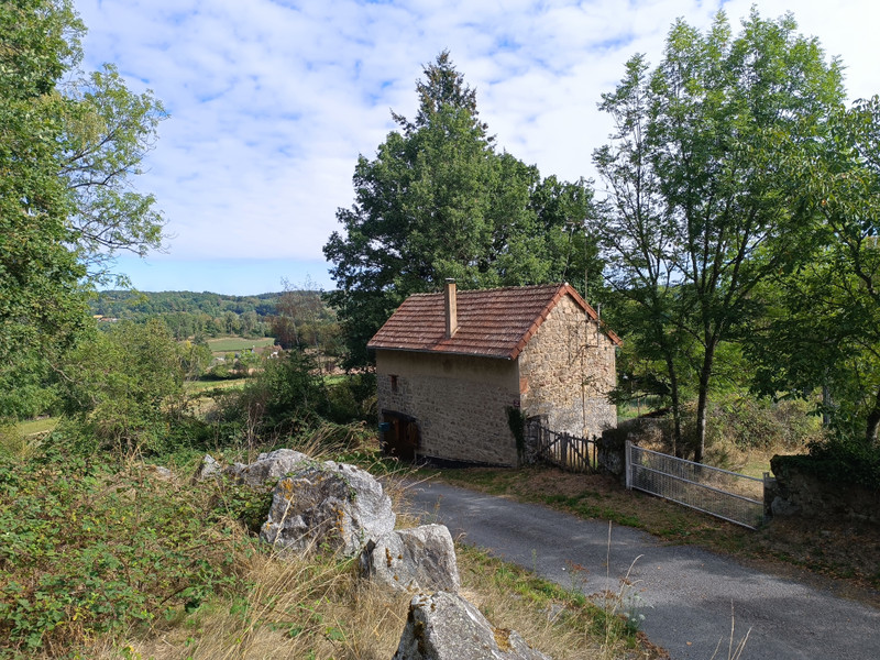 French property for sale in Aubusson, Creuse - €74,525 - photo 2