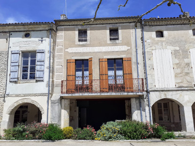 Maison à vendre à Sos, Lot-et-Garonne, Aquitaine, avec Leggett Immobilier