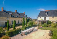 Maison à vendre à Noyant-Villages, Maine-et-Loire - 742 000 € - photo 1