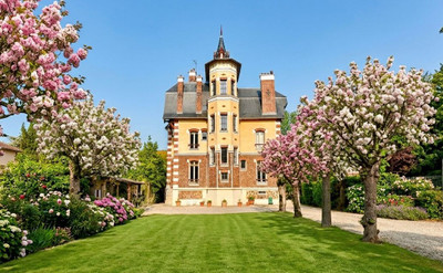 Maison à vendre à Joinville-le-Pont, Val-de-Marne, Île-de-France, avec Leggett Immobilier
