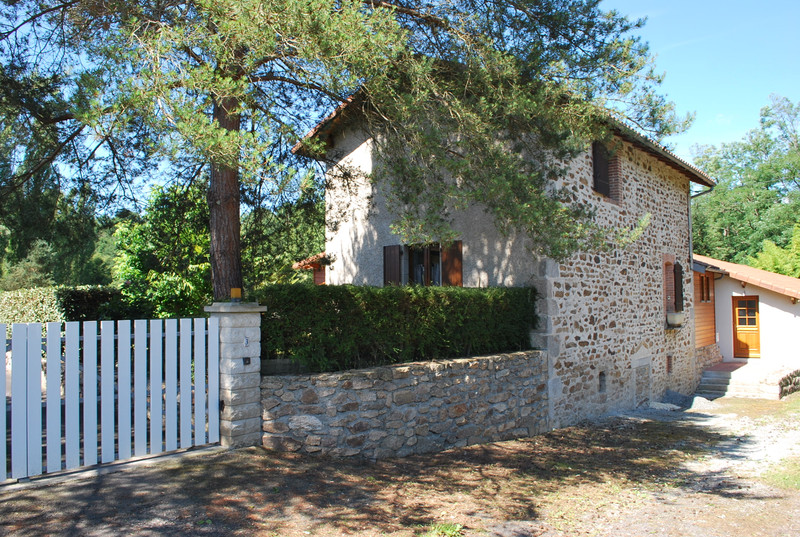 French property for sale in Peyrat-de-Bellac, Haute-Vienne - &#8364;413,400 - photo 3