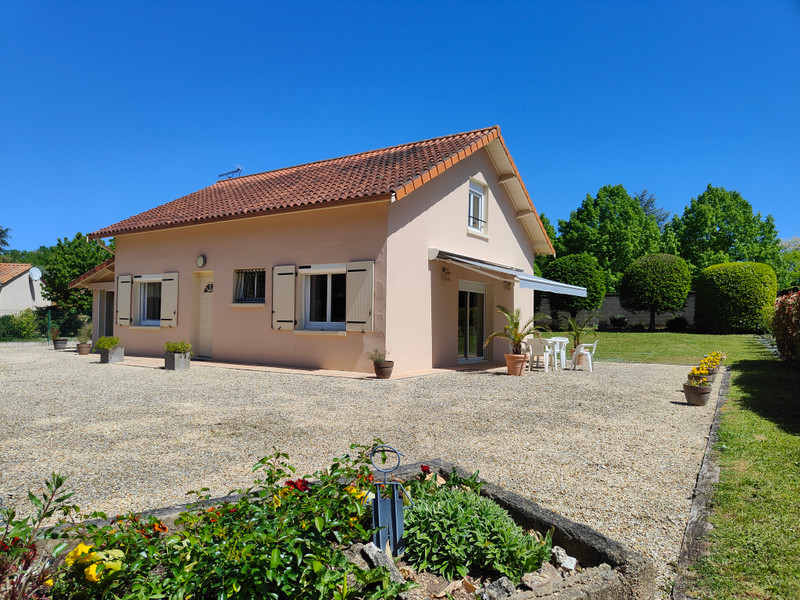 Propriété à vendre à Roullet-Saint-Estèphe, Charente - 213 000 €