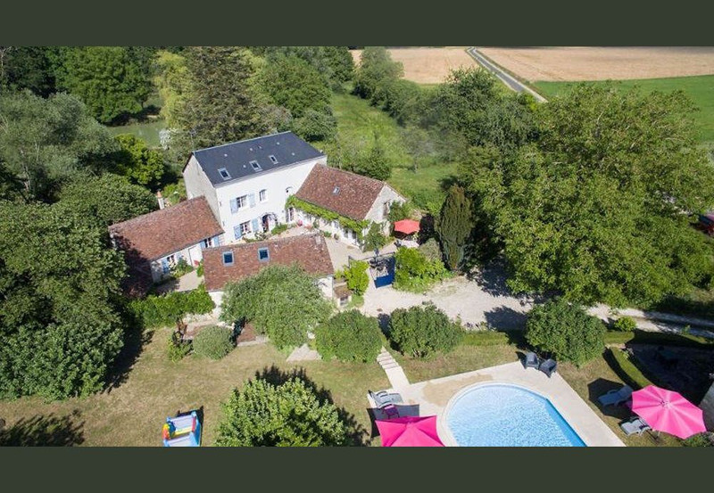 French property for sale in Perrusson, Indre-et-Loire - €697,000 - photo 2