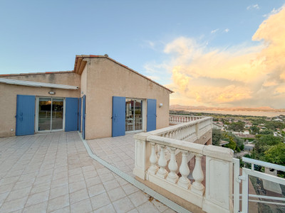 French property for sale in Fréjus, Var - €1,100,000 - photo 3
