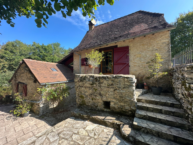 French property for sale in Saint-Martial-d'Albarède, Dordogne - €294,250 - photo 1