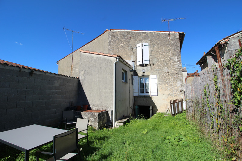 French property for sale in Aulnay, Charente-Maritime - &#8364;70,500 - photo 7