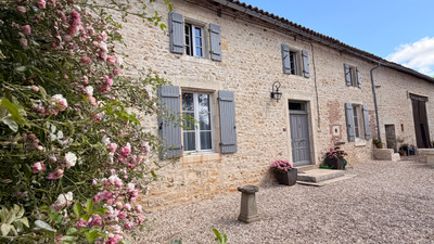 Maison à vendre à Nanteuil-en-Vallée, Charente, Poitou-Charentes, avec Leggett Immobilier