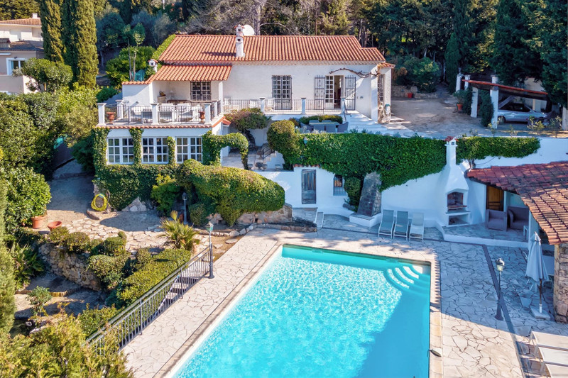 French property for sale in Mougins, Alpes-Maritimes - €1,850,000 - photo 1