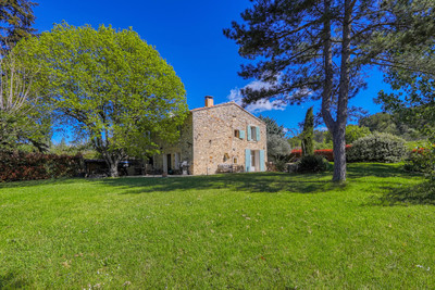 French property for sale in Gargas, Vaucluse - €375,000 - photo 2