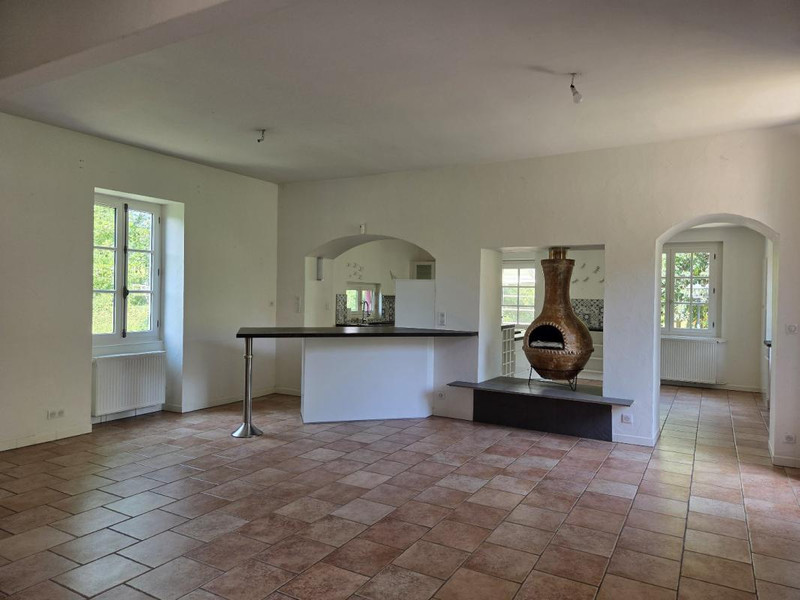 French property for sale in Ainay-le-Château, Allier - €369,000 - photo 2