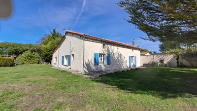 French property for sale in Cherval, Dordogne - €168,500 - photo 3