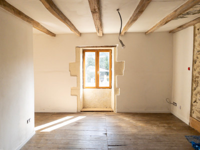French property for sale in Lésignac-Durand, Charente - €99,000 - photo 2