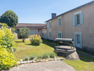 French property for sale in Les Essards, Charente - €278,000 - photo 1