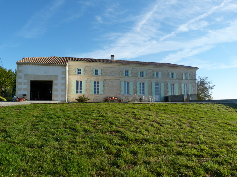 French property for sale in Saint-Georges-des-Agoûts, Charente-Maritime - €633,880 - photo 2