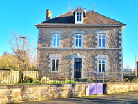 Propriété à vendre à Gorron, Mayenne - 238 500 € - photo n°1