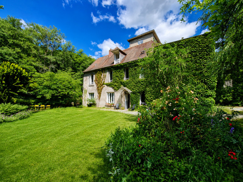 French property for sale in Aubusson, Creuse - €318,000 - photo 0