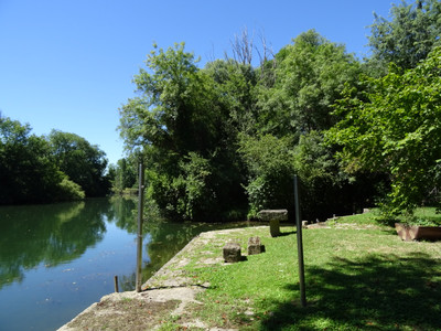 Terrain à vendre à Gond-Pontouvre, Charente, Poitou-Charentes, avec Leggett Immobilier