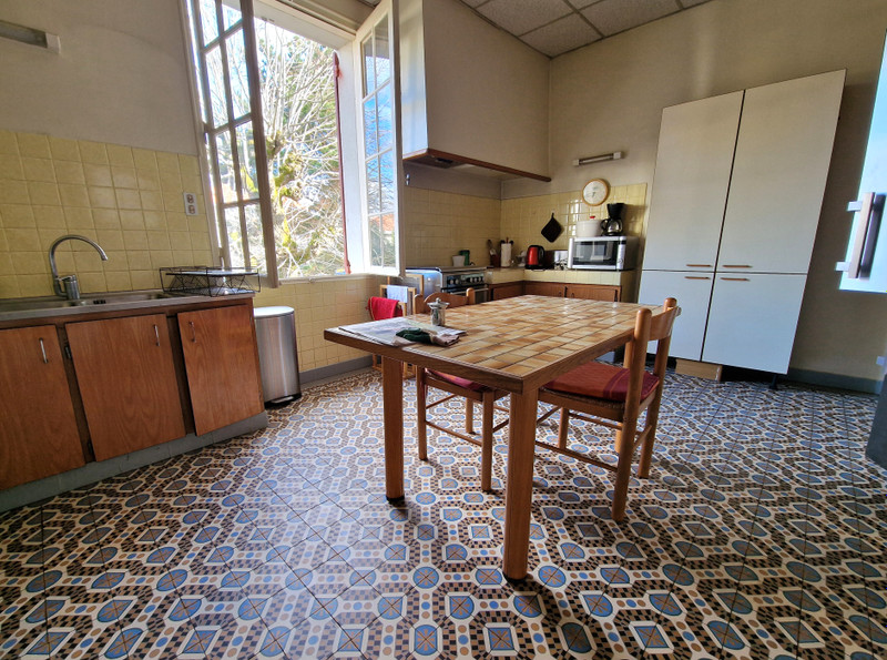 French property for sale in Pessac, Gironde - €1,140,000 - photo 6