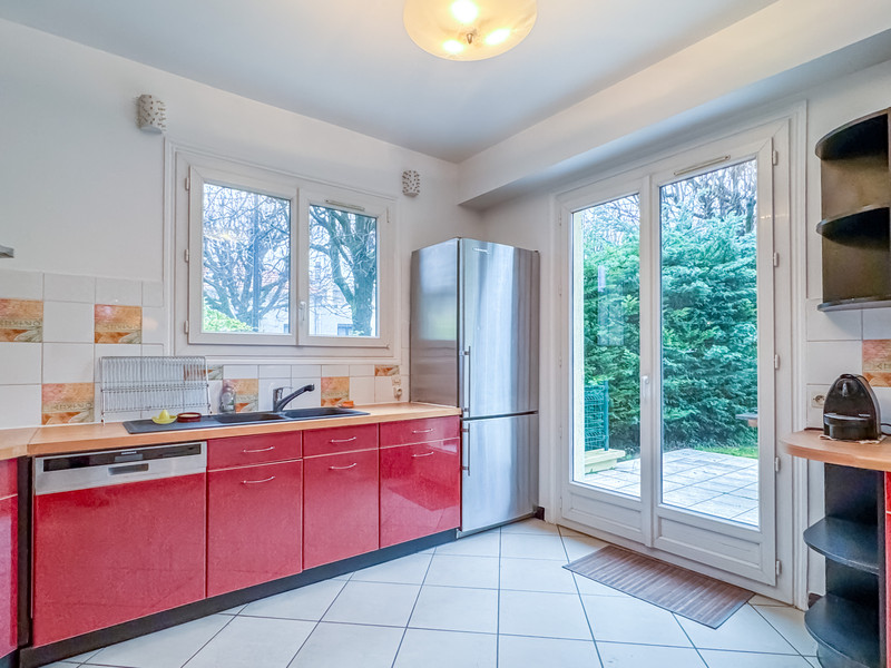 French property for sale in Saint-Maur-des-Fossés, Val-de-Marne - €1,045,000 - photo 5