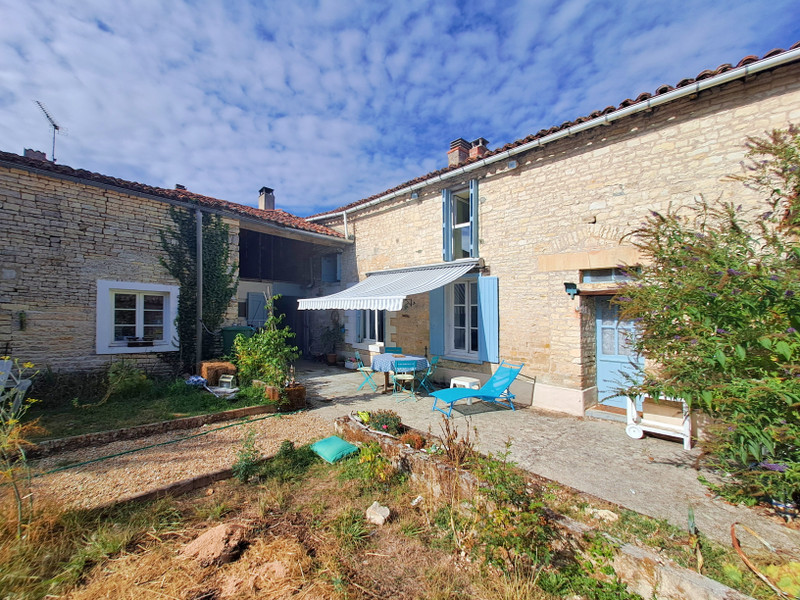 French property for sale in Romazières, Charente-Maritime - €130,000 - photo 0