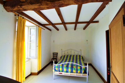 French property for sale in Cherval, Dordogne - €130,000 - photo 5