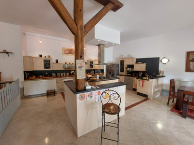 French property for sale in Vouzan, Charente - €336,000 - photo 3