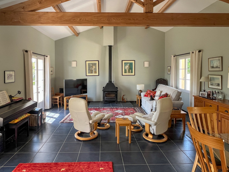 French property for sale in Ruffec, Charente - €342,100 - photo 2