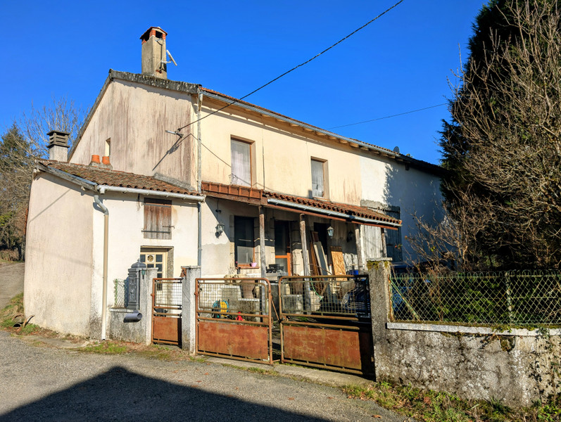 French property for sale in Dournazac, Haute-Vienne - €199,800 - photo 0