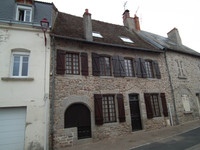 Maison à vendre à Auzances, Creuse - 82 500 € - photo 1