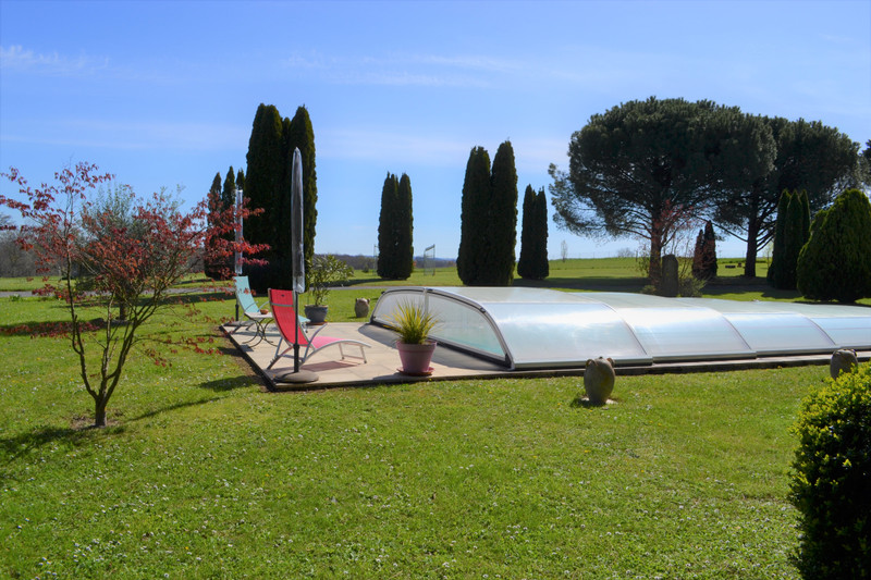 French property for sale in Villebois-Lavalette, Charente - €595,000 - photo 1