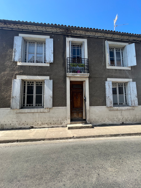 French property for sale in Sainte-Foy-la-Grande, Gironde - €85,000 - photo 0