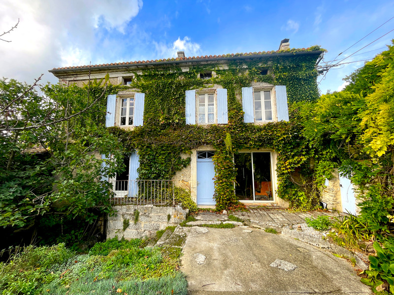 Maison à vendre à Sers, Charente - 270 000 € - photo 1