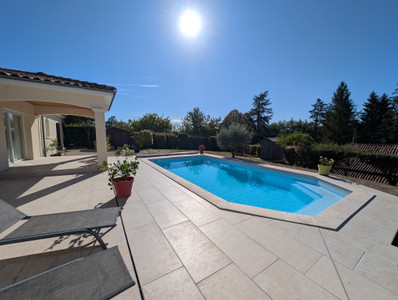 French property for sale in Saint-Maigrin, Charente-Maritime - €424,000 - photo 9
