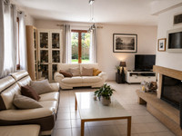 Propriété à vendre à Ornex, Ain - 700 000 € - photo n°3