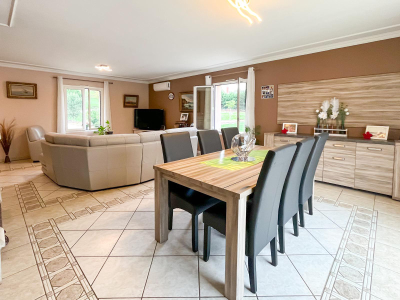 French property for sale in Saint-Pantaléon-de-Larche, Corrèze - €345,000 - photo 0