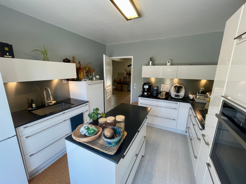 French property for sale in La Clotte, Charente-Maritime - €327,000 - photo 2