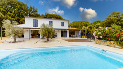 Maison à vendre à Saint-Maximin-la-Sainte-Baume, Var, PACA, avec Leggett Immobilier