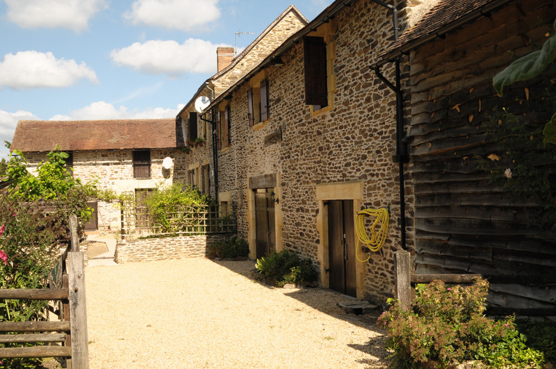 French property for sale in Chalais, Dordogne - €477,000 - photo 1