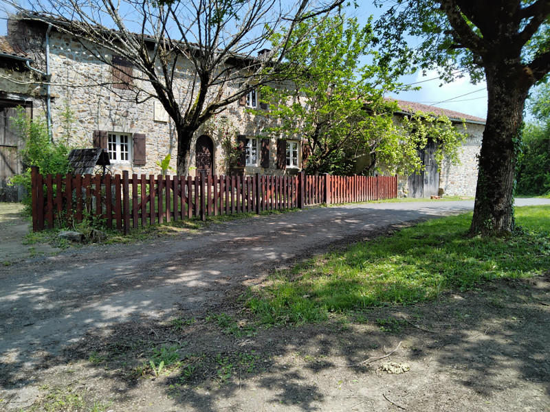 French property for sale in Lésignac-Durand, Charente - €310,300 - photo 10