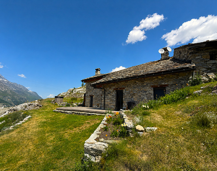 Ski property for sale in Val d'Isere - €2,280,000 - photo 3