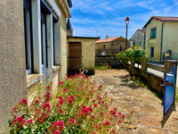 Maison à vendre à Paizay-Naudouin-Embourie, Charente - 55.000 € - photo 2